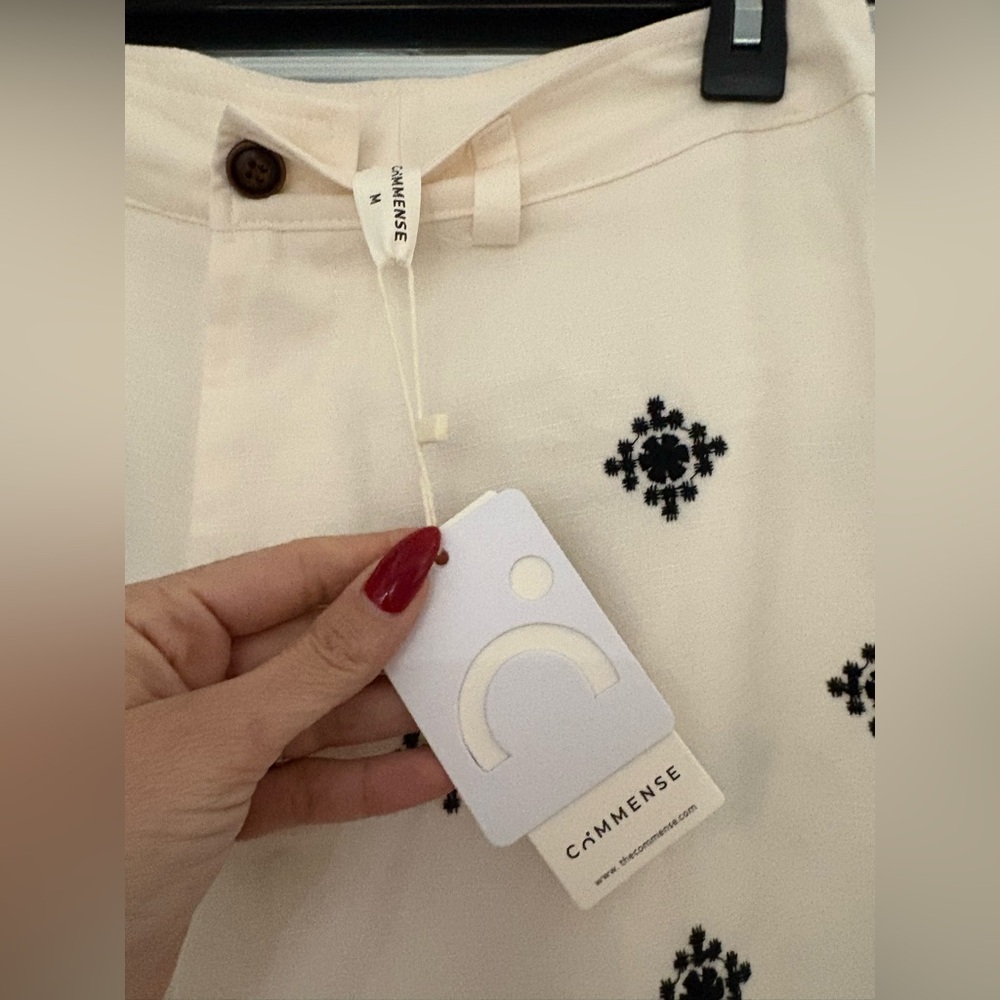 NWT COMMENSE MEDIUM White SUMMER Pants with Black Embroidery - Picture 4 of 5